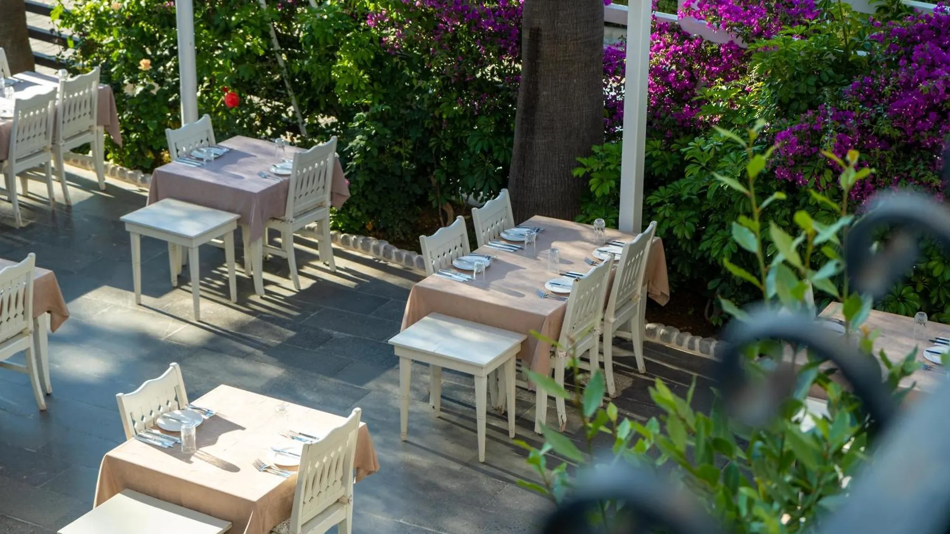 Sea Breeze Hotel And Apartments Oludeniz 4*,