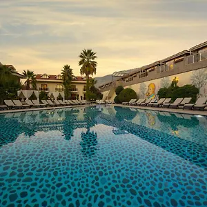 Deluxe Hotel